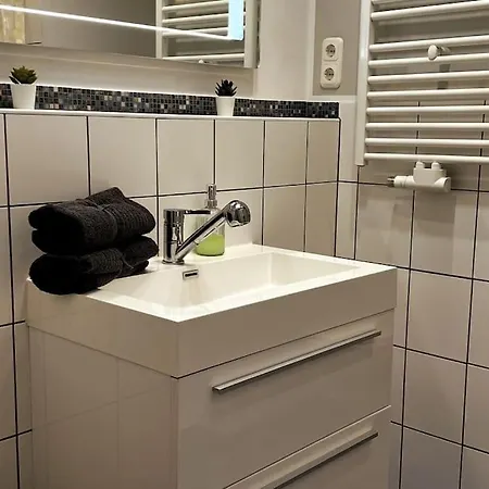 Zentrale Mit Balkon *