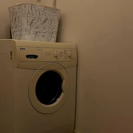 Zentrale Mit Balkon Daire