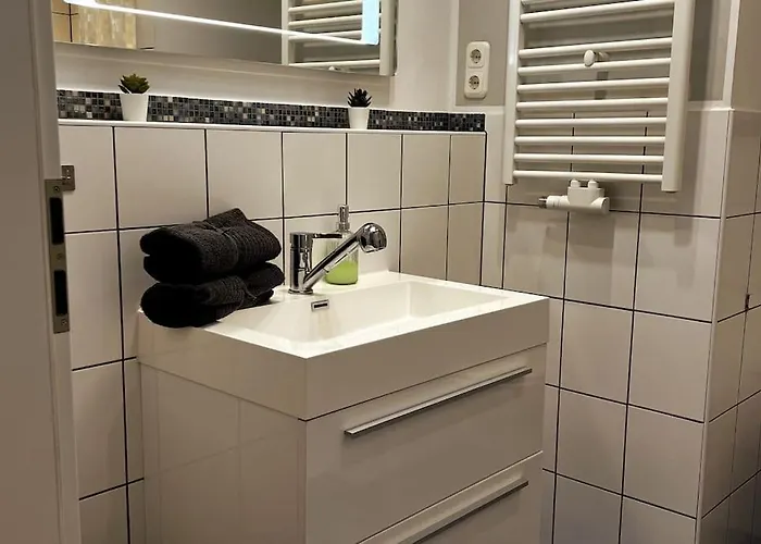 Zentrale Mit Balkon *