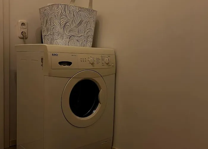 Zentrale Mit Balkon Apartamento