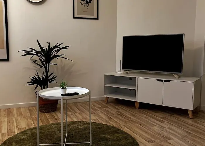 Zentrale Mit Balkon Apartamento Gerolstein