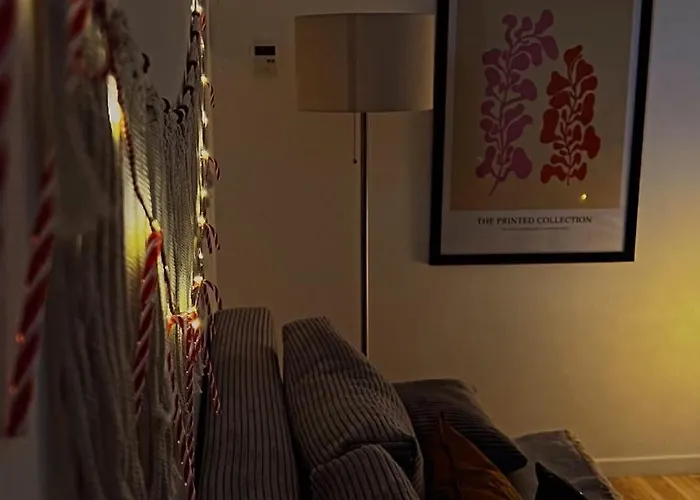 Zentrale Mit Balkon Apartamento *